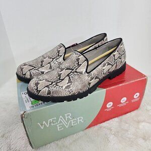 NIB Wear Ever Loafer Gray Snakeskin 8.5